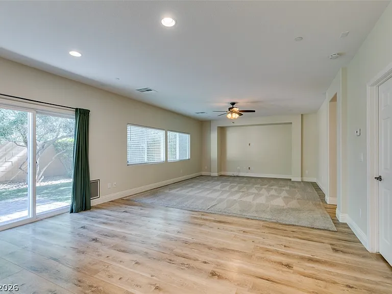 2884 Green Falls Ave — Photo 7