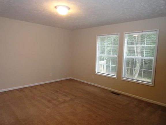5th image of 102 Harbor Dr