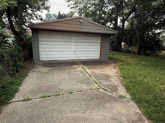 5th image of 1478 E Harry Ave