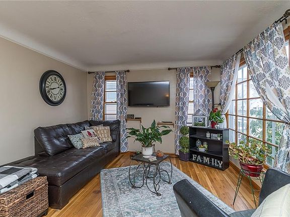 2nd image of 5419 Wilber Ave