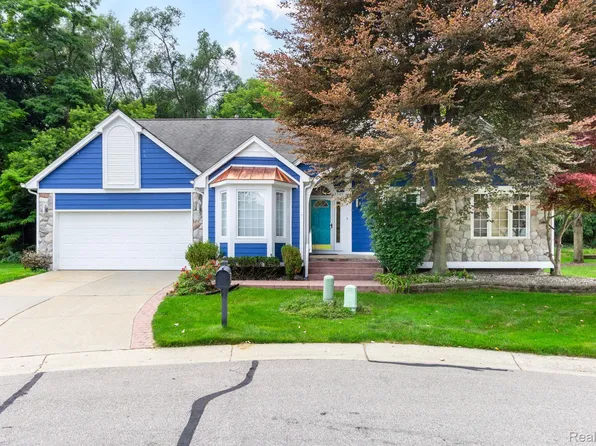 3387 Henley Ct, Rochester, MI 48309
