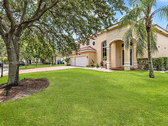5th image of 10214 NW 54th Pl