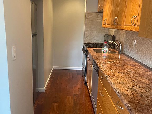 5th image of 202 Gower St #1