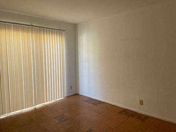 5th image of 8522 Macarthur Blvd APT A