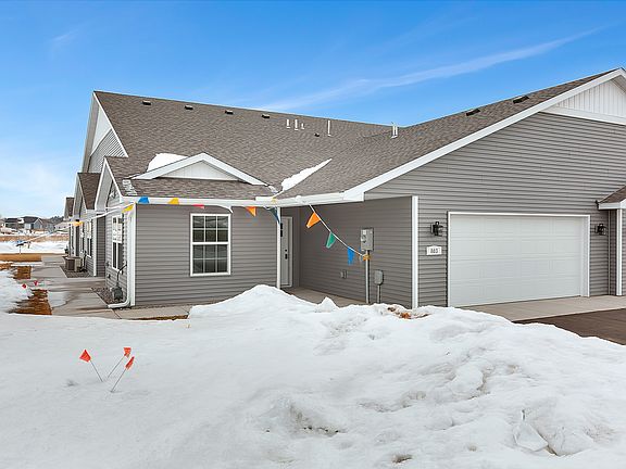 5th image of 802 11th Ave NE