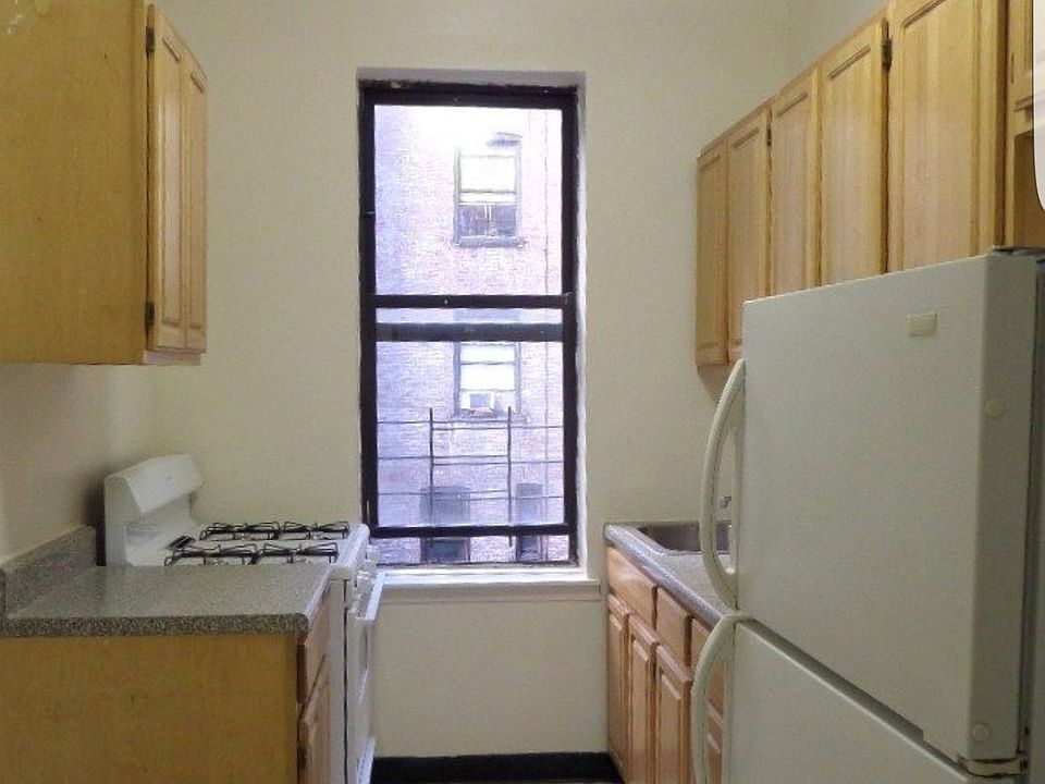 1st image of 279 Saint Johns Pl