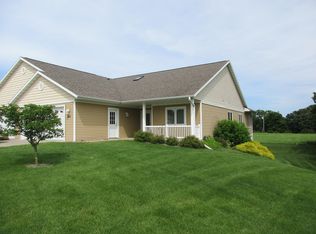 721 Wildwood Ct, La Crescent, MN 55947