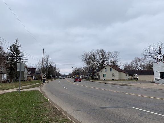4th image of 401 E Allegan St