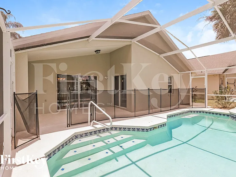2251 Mallory Cir — Photo 14