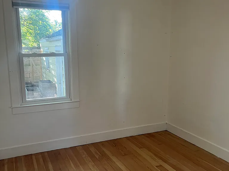 412 Sunset Blvd — Photo 15
