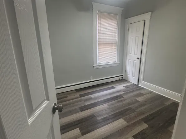 40 Wegman Parkway image 3 of 8