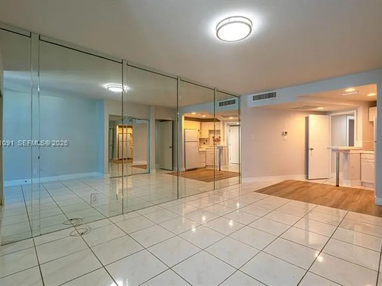 5401 Collins Avenue Cu #919 — Photo 22