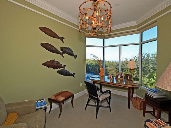 Spacious Sitting Room