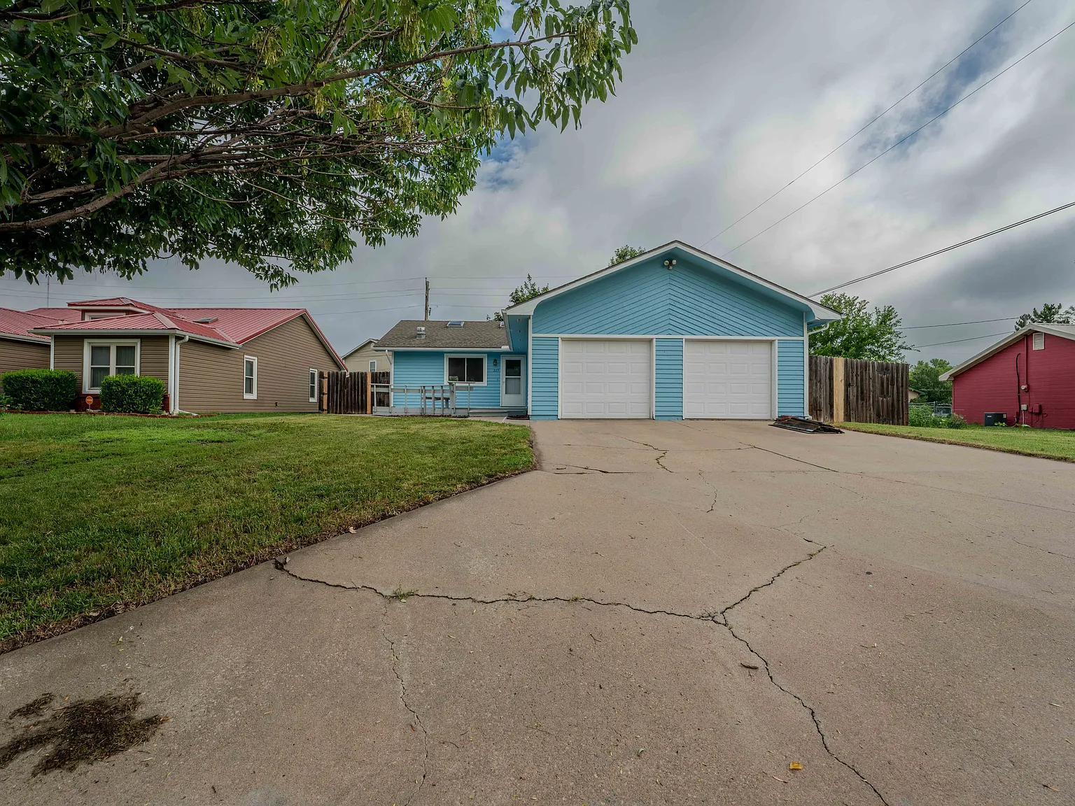 4 bed, 2184 sqft, $2,300 — Photo 2