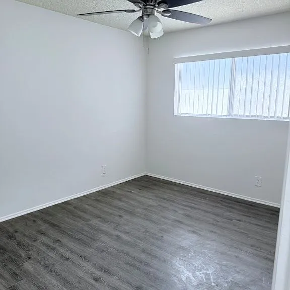Bayview Apartments — Photo 14