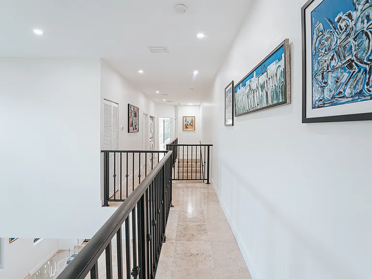 2766 SW 33rd Ave — Photo 33