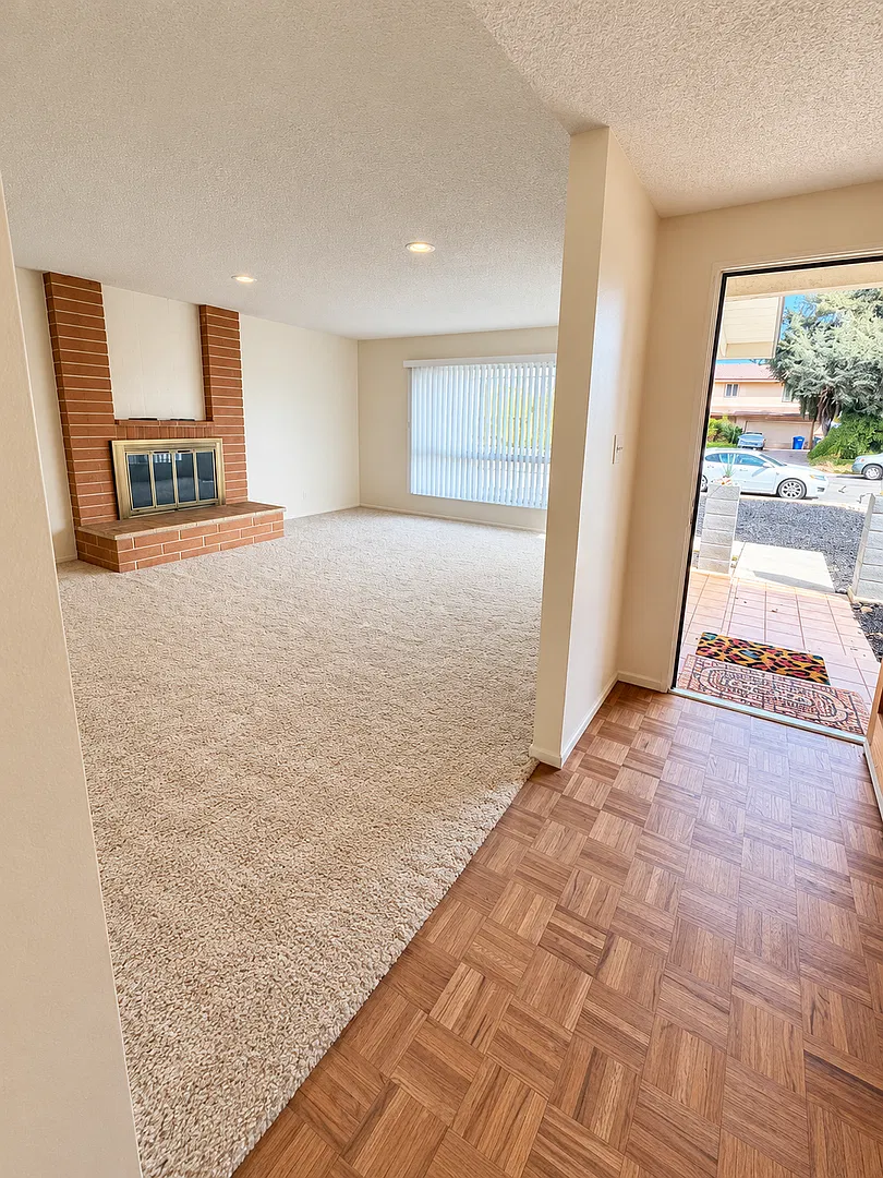 Spacious Single-Story Orcutt Home — Photo 3