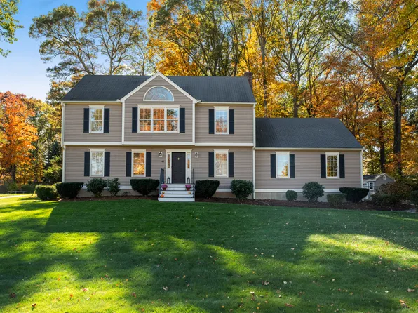 49 Riverside Drive, Branford, CT 06405