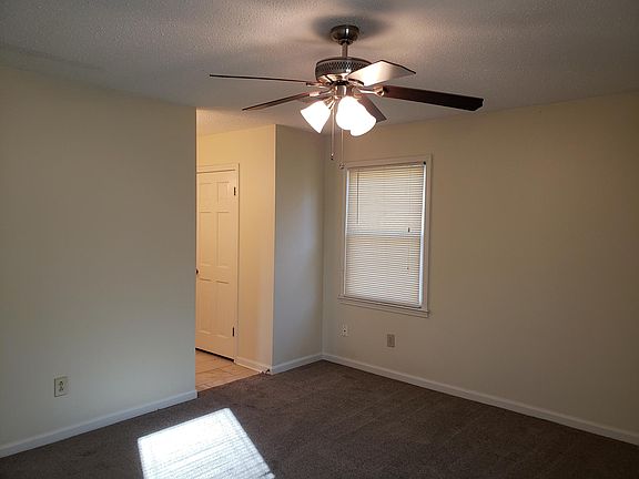 2nd image of 1207 Aldridge Dr SE