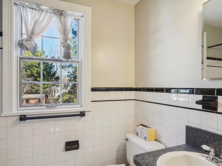10215 Day Ave — Photo 10
