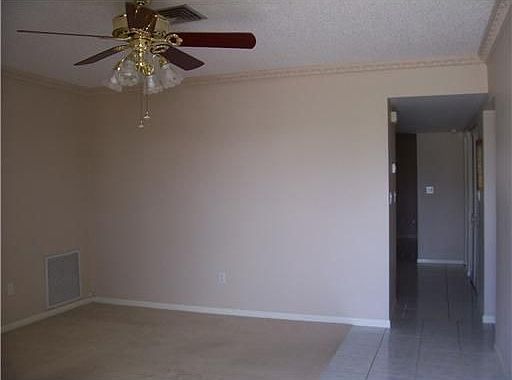 2nd image of 5423 Magnolia Trl