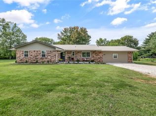 561 S Davis St, Pea Ridge, AR 72751