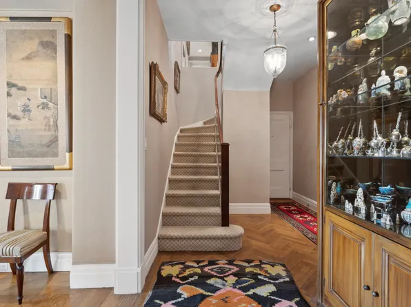 155 East 72nd Street image 8 of 14