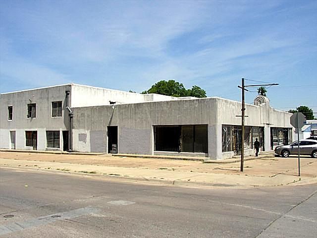 1st image of 1714 Vaughn Blvd