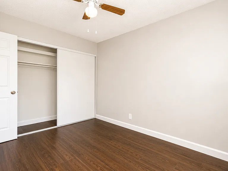 325 Stillman Ave #D — Photo 8