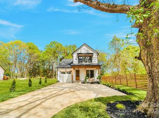 602 N Providence St, Waxhaw, NC 28173