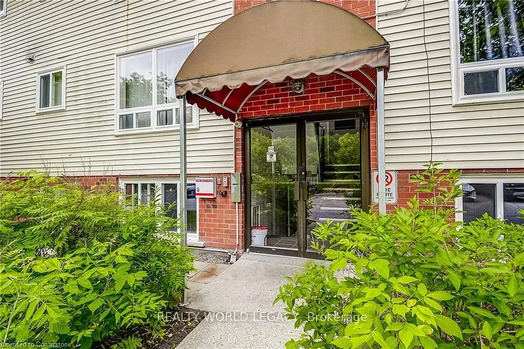 Building Photo - 119 Cedar St S #8
