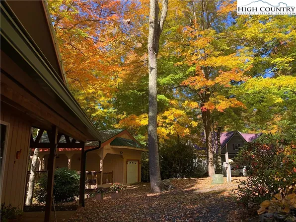 72 Robin Circle, Newland, NC 28657