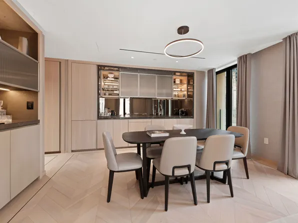 685 5th Avenue image 2 of 12