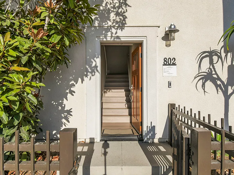 802 Santa Barbara Pl — Photo 6