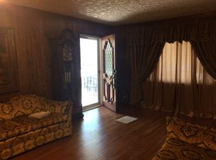 2937 1st Ave, Groves, TX 77619