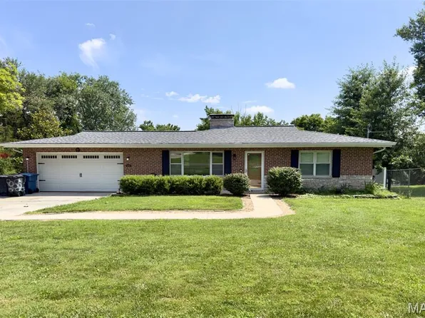 2948 Yaeger Rd, Saint Louis, MO 63129