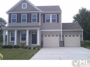 355 Sunbury Dr, Howell, MI 48855