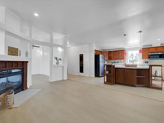 5th image of 3974 S Meridian Rd