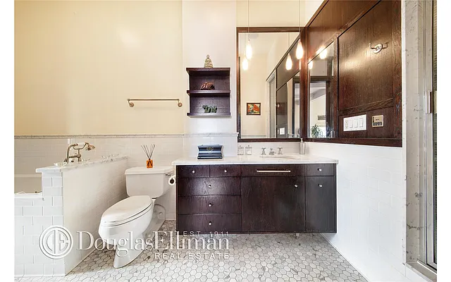 Sold by Douglas Elliman | media 18