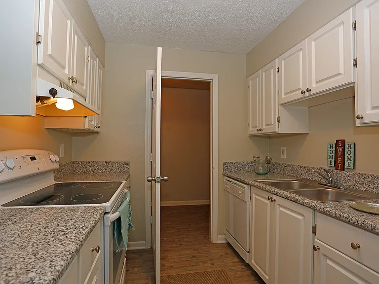 One Bedroom Kitchen Pearl A and B