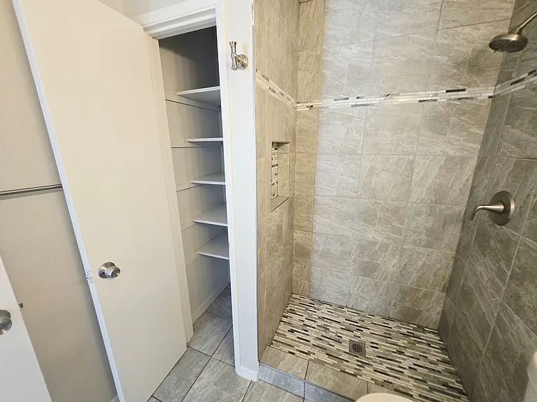 734 Spring Lake Dr — Photo 25