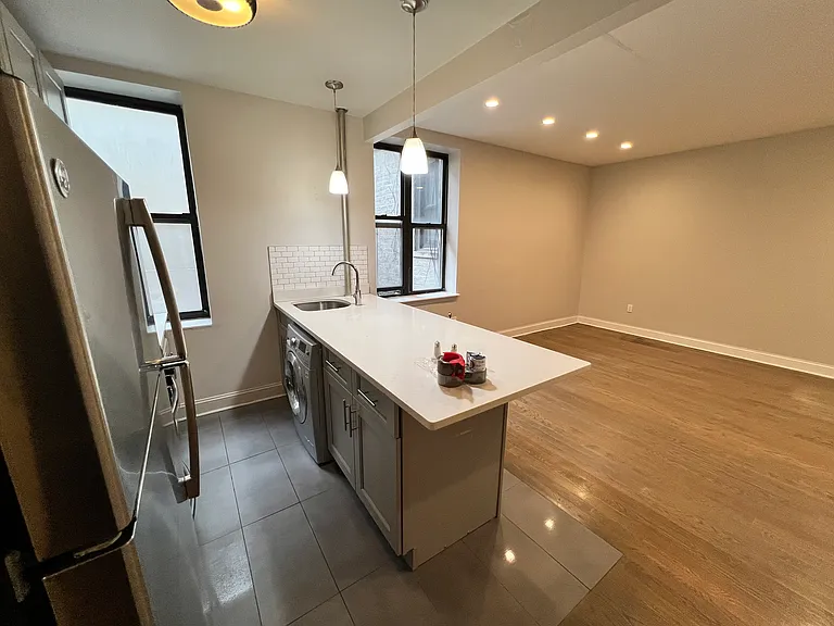 1552 President St #A — Photo 3