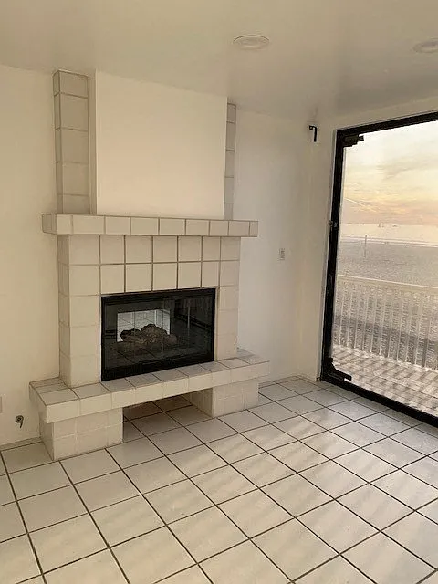 336 The Strand — Photo 2