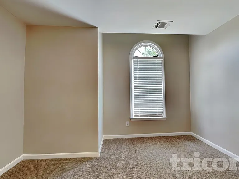 4708 Tonkawa Bnd — Photo 9