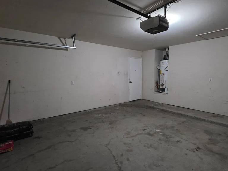 5820 Show Master Ln — Photo 27