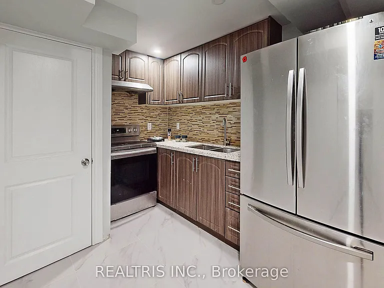 85 Eaglecrest St #LOWER — Photo 5