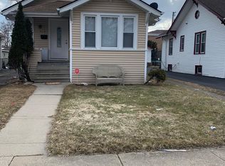 913 Massena Ave, Waukegan, IL