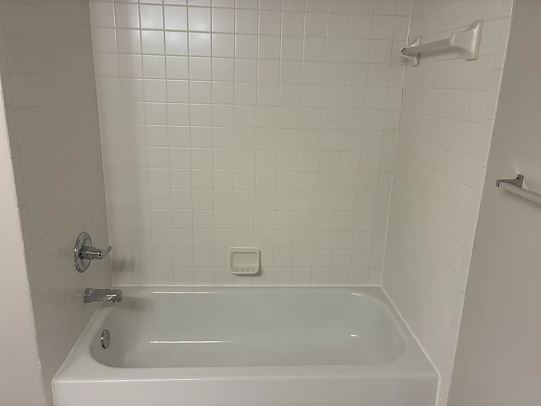 Prentiss Pointe Apartments — Photo 202