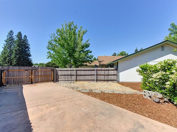 5th image of 130 Mesquite Ct