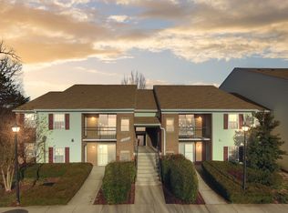 14802 Rydell Rd APT 104, Centreville, VA 20121